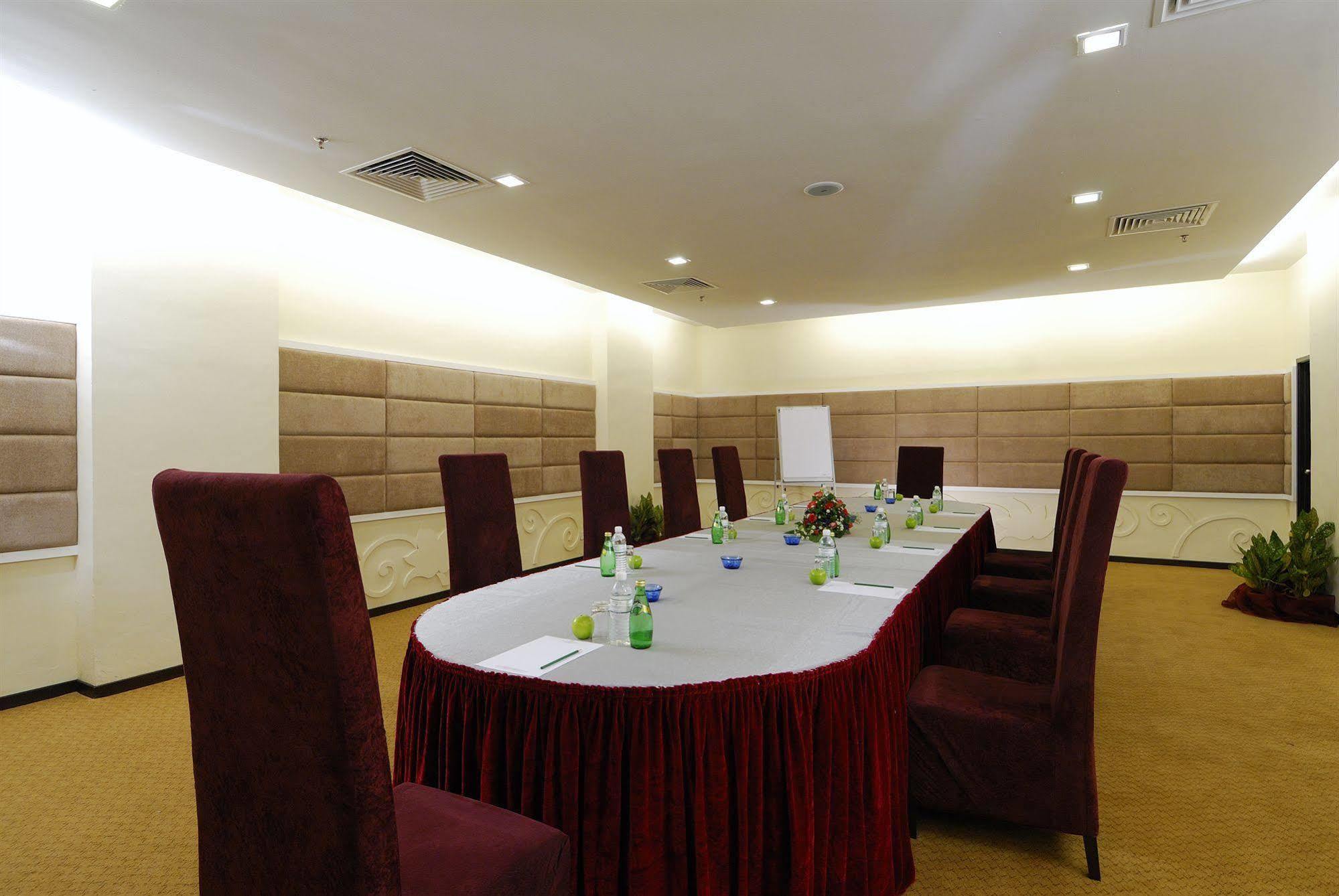 Borneo Royale Hotel Tawau Exterior photo