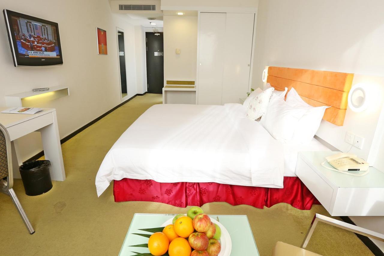 Borneo Royale Hotel Tawau Exterior photo